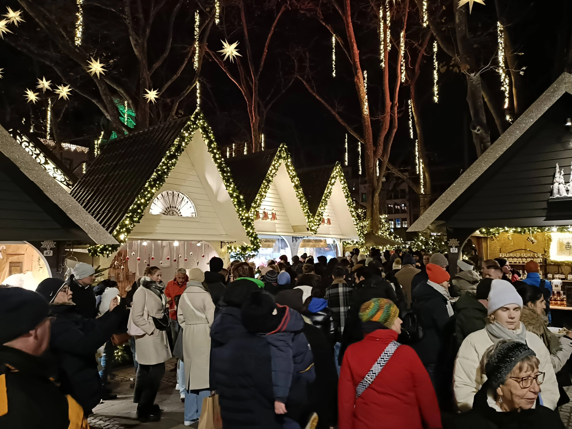 Markt der Engel 2026 – Weihnachtsmarkt Neumarkt Koeln